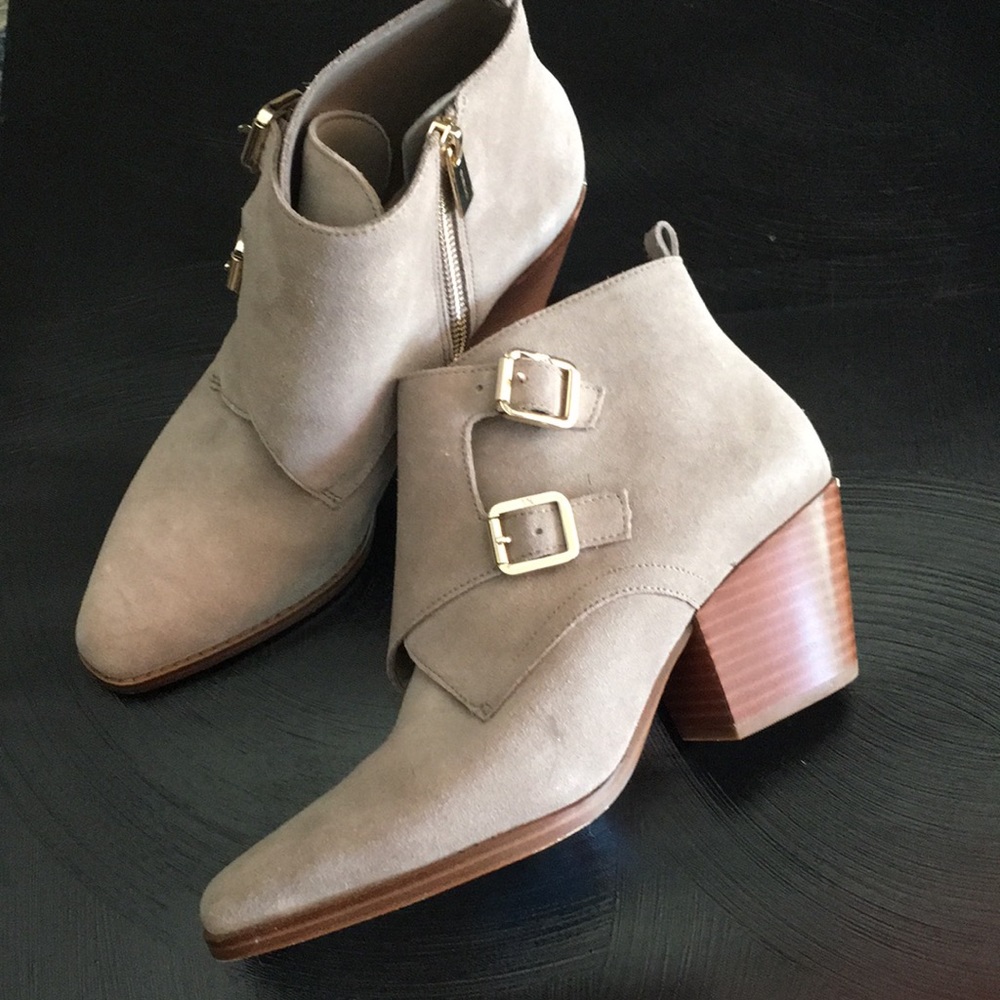 MICHAEL KORS LONI ANKLE BOOTIE SZ 6